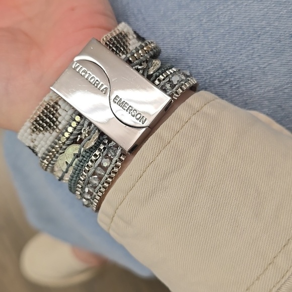 VICTORIA EMERSON layered Silver and beaded Magnetic Bracelet​ - Picture 2 of 9